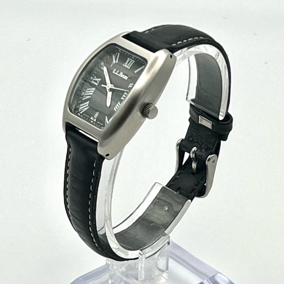 LL Bean Swiss Rectangular Black and White 26 mm Women Watch Working - Picture 5 of 11